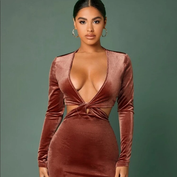 !Sold!❌New Twist Cut Out Plunging Neck Velour Bodycon Dress - Picture 2 of 5